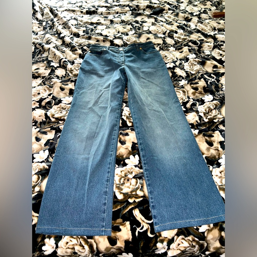 St. John Collection By Marie Gray Medium Wash Wide Leg Jeans Sz 6